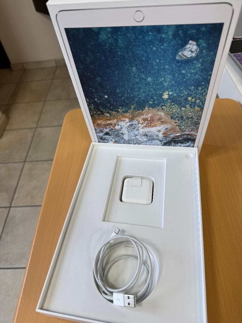 iPad Pro 10.5インチ　64GBシルバー