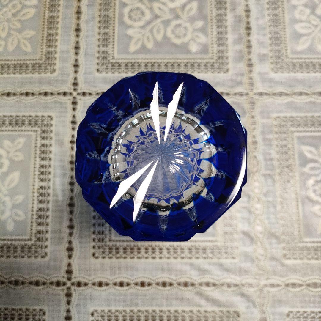 \"未使用\" ヤマザキガラス　薩摩切子　藍色　矢来、籠目　菊透かし紋　水割りグラス