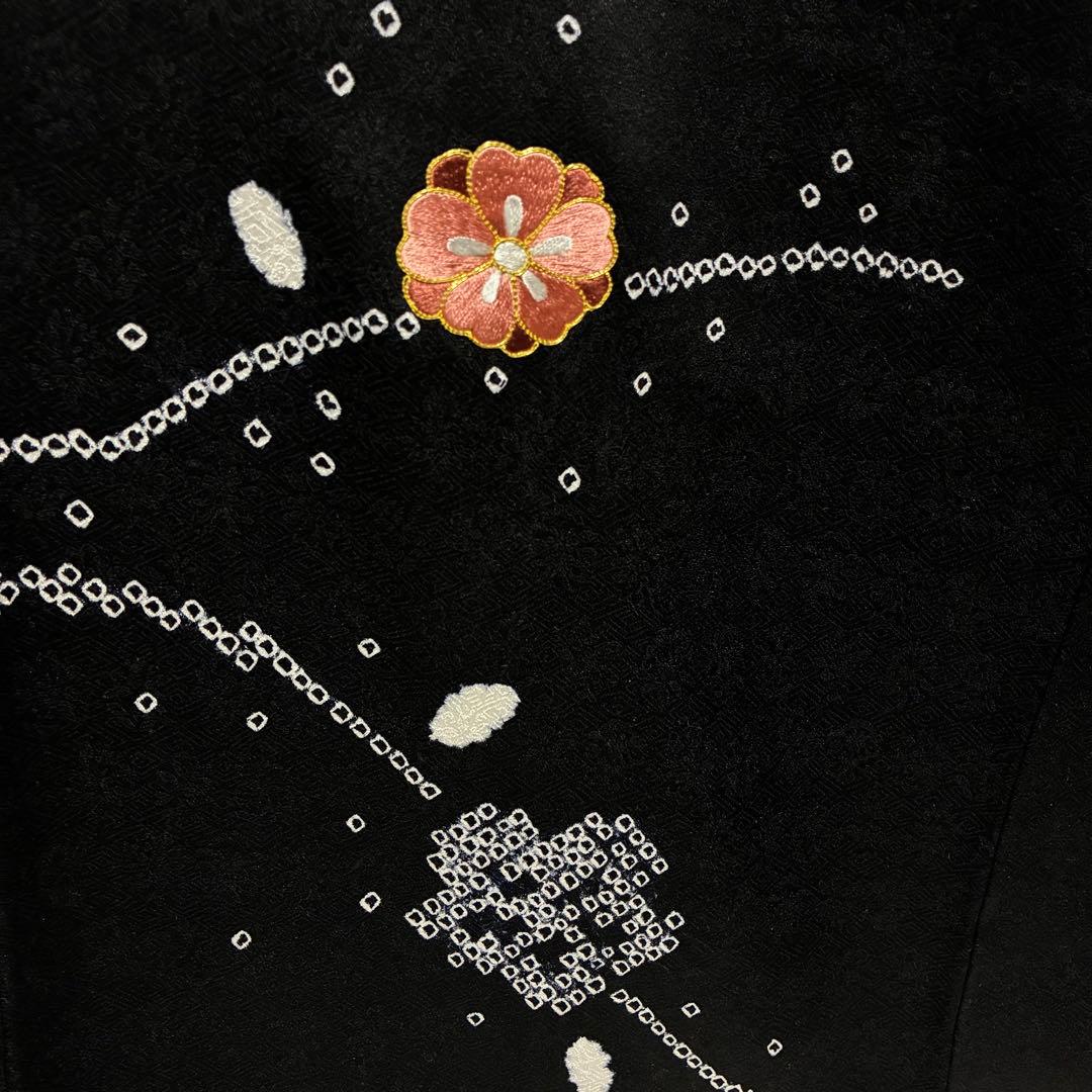 D142 訪問着　絞り　桜刺繍　枝垂れ桜　黒地　正絹　着物　袷　美品