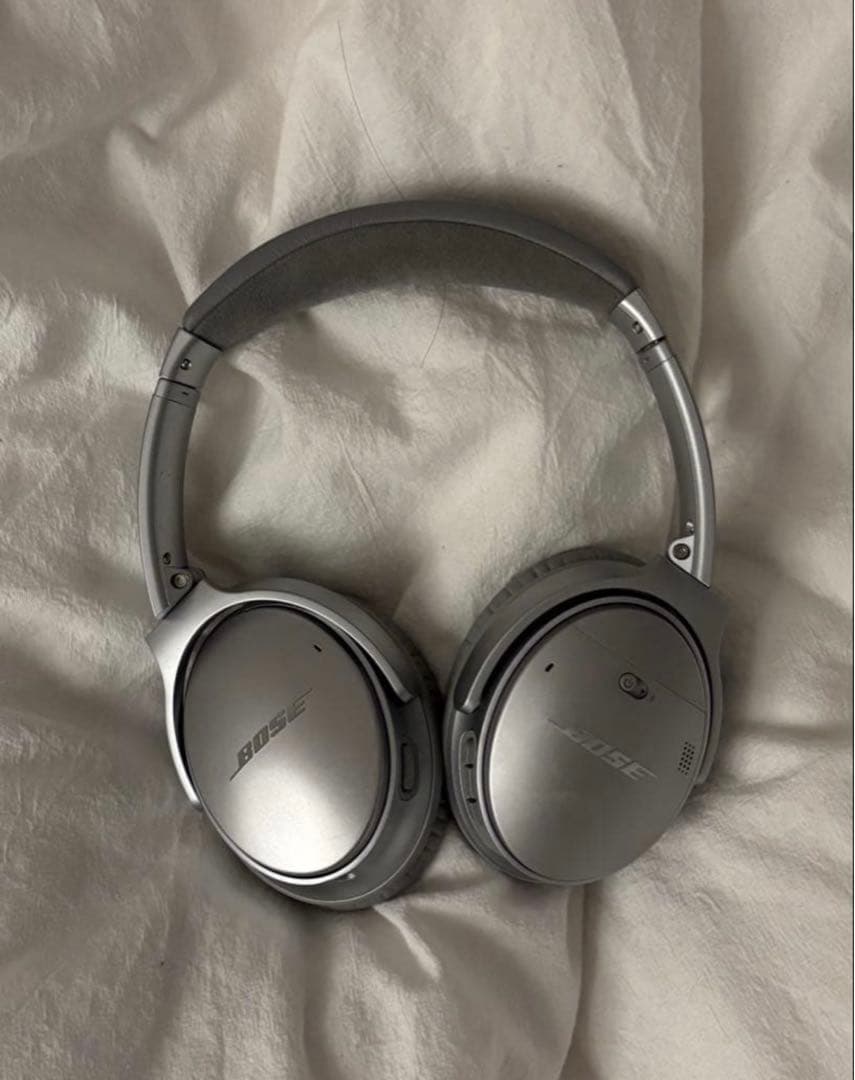 希少 BOSE ヘッドフォン　QUIETCOMFORT35 QC35 シルバー