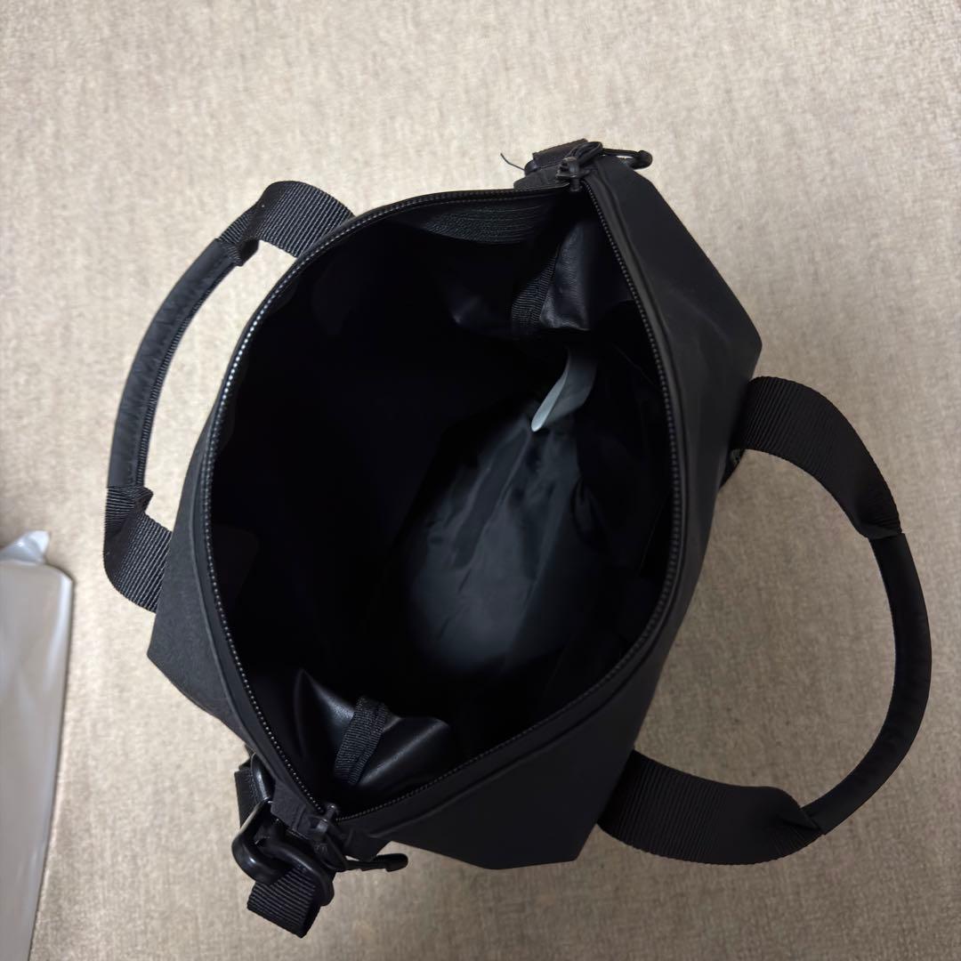 and wander ショルダーバッグ