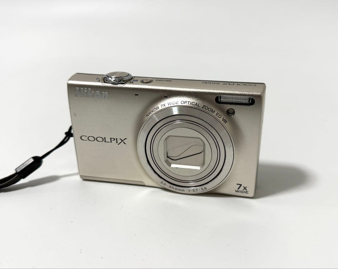 ニコン Nikon COOLPIX S6100 デジカメ ストラップ付き