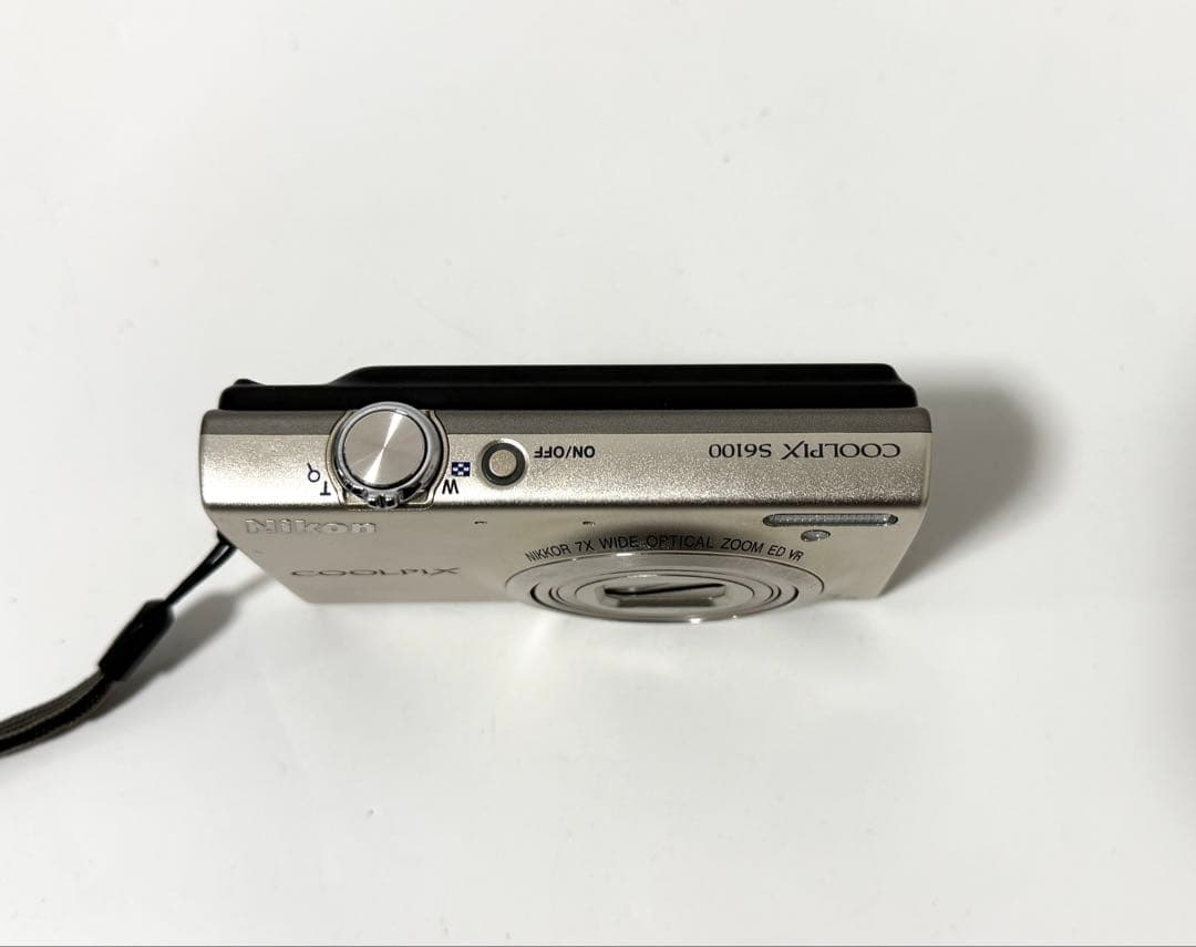 ニコン Nikon COOLPIX S6100 デジカメ ストラップ付き