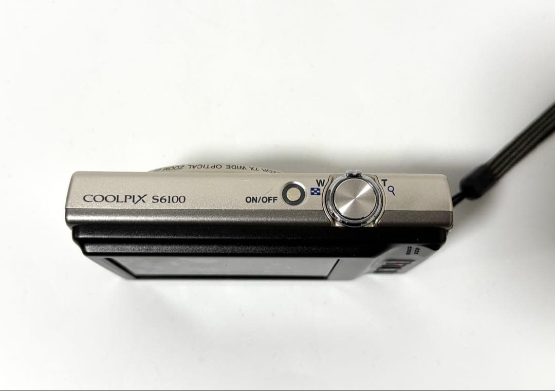 ニコン Nikon COOLPIX S6100 デジカメ ストラップ付き
