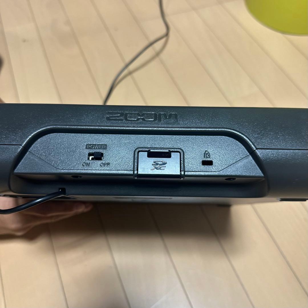 Zoom LiveTrak L-8 デジタルミキサー