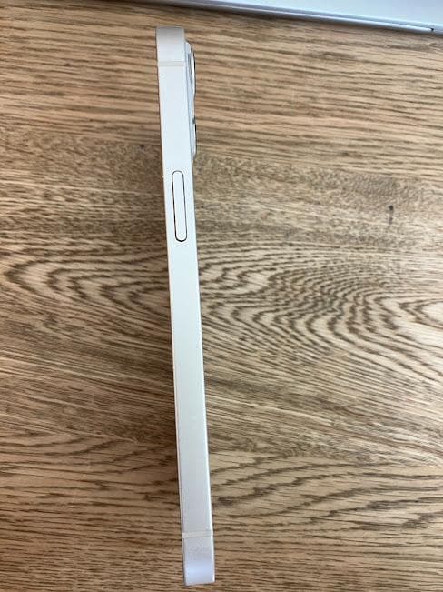 m*i様 美品☆Apple iPhone 13 ホワイト 本体