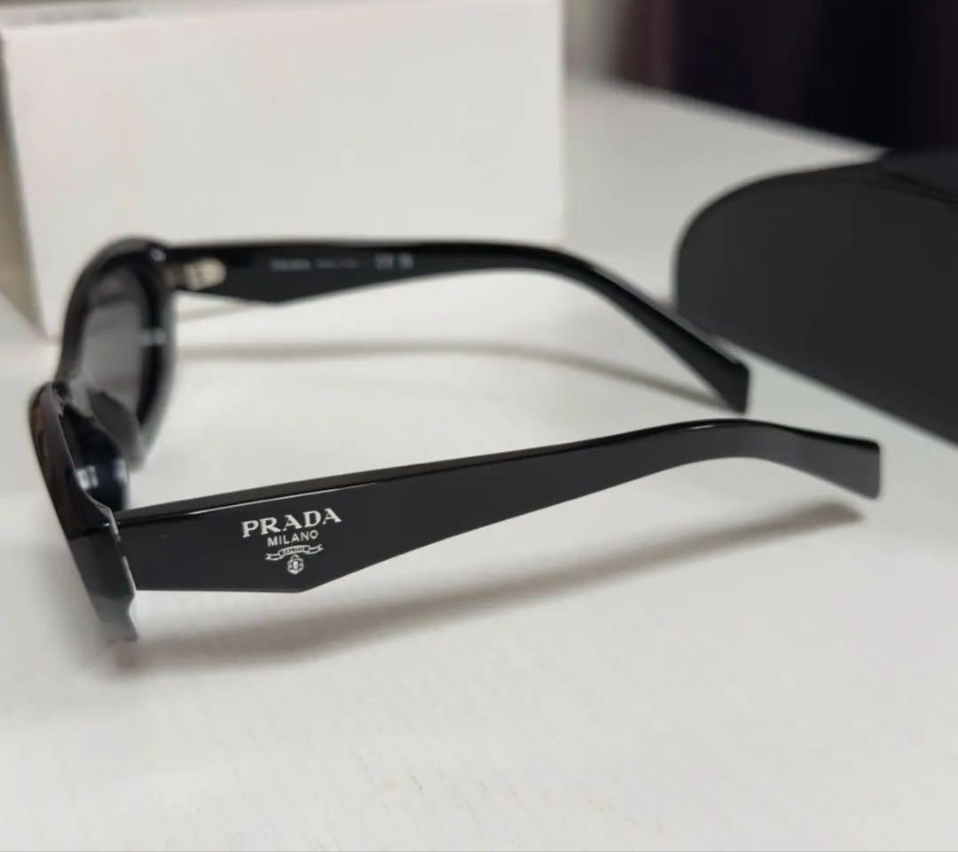 aespaカリナ着用 PRADA サングラス