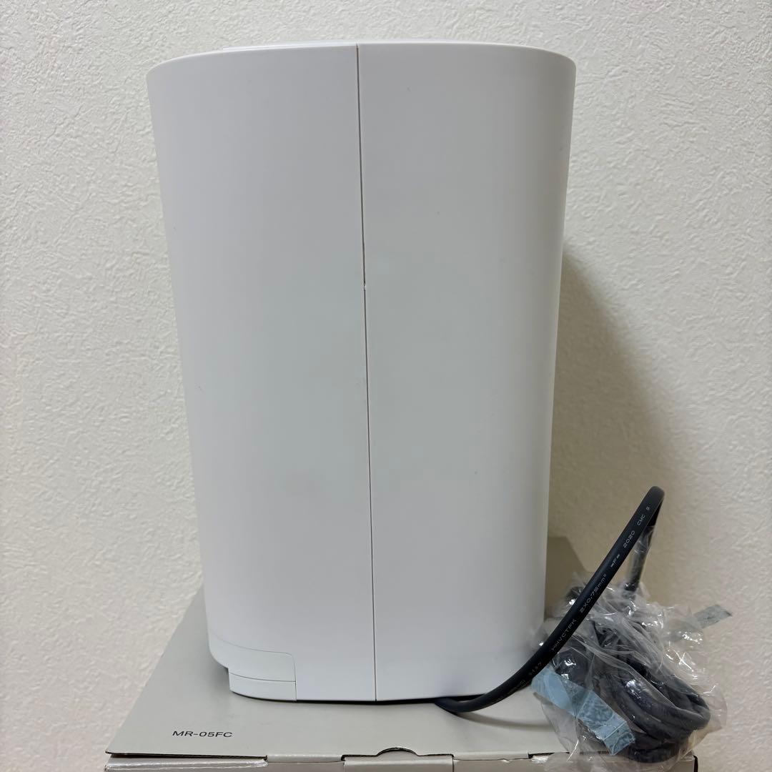 【未使用】シービージャパン mlte 電動ちりとり MR-05FC ホワイト
