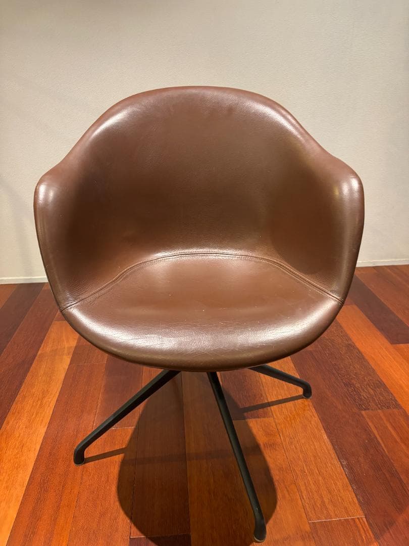 BoConcept Adelaide ダイニングチェア 回転式