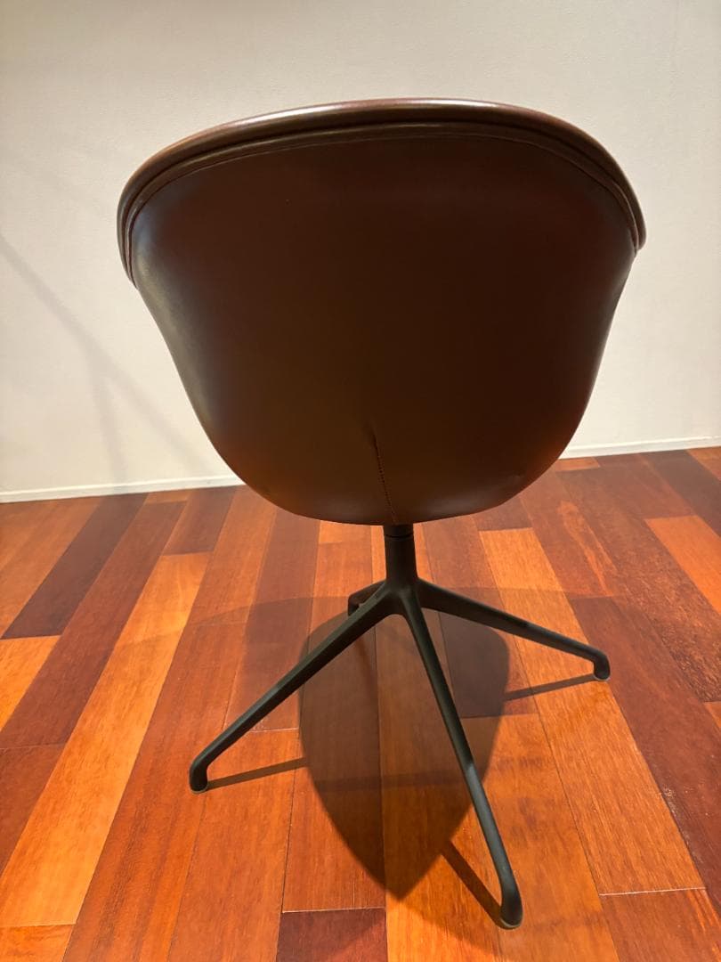 BoConcept Adelaide ダイニングチェア 回転式
