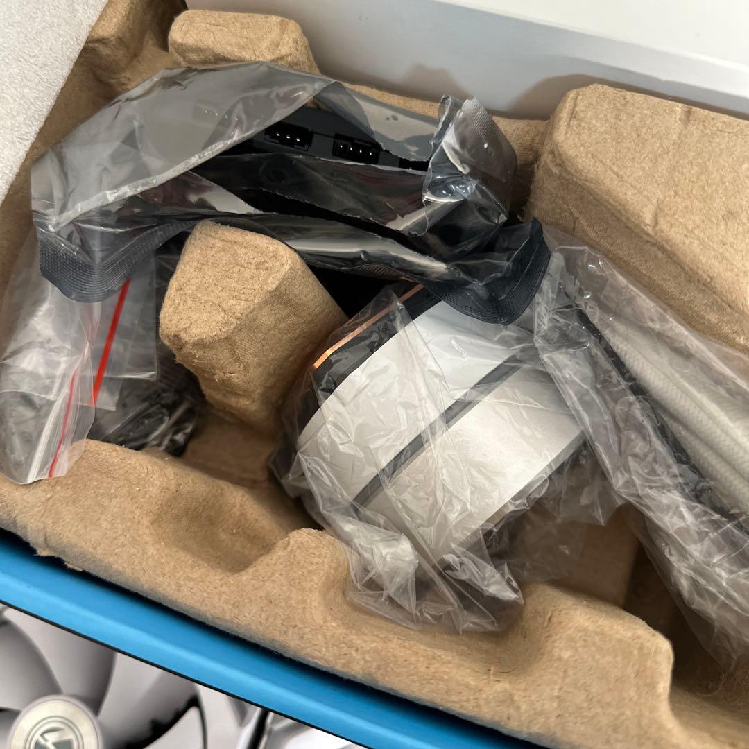 LIAN LI CPUクーラー GALAHAD AIO 360 RGB ホワイト