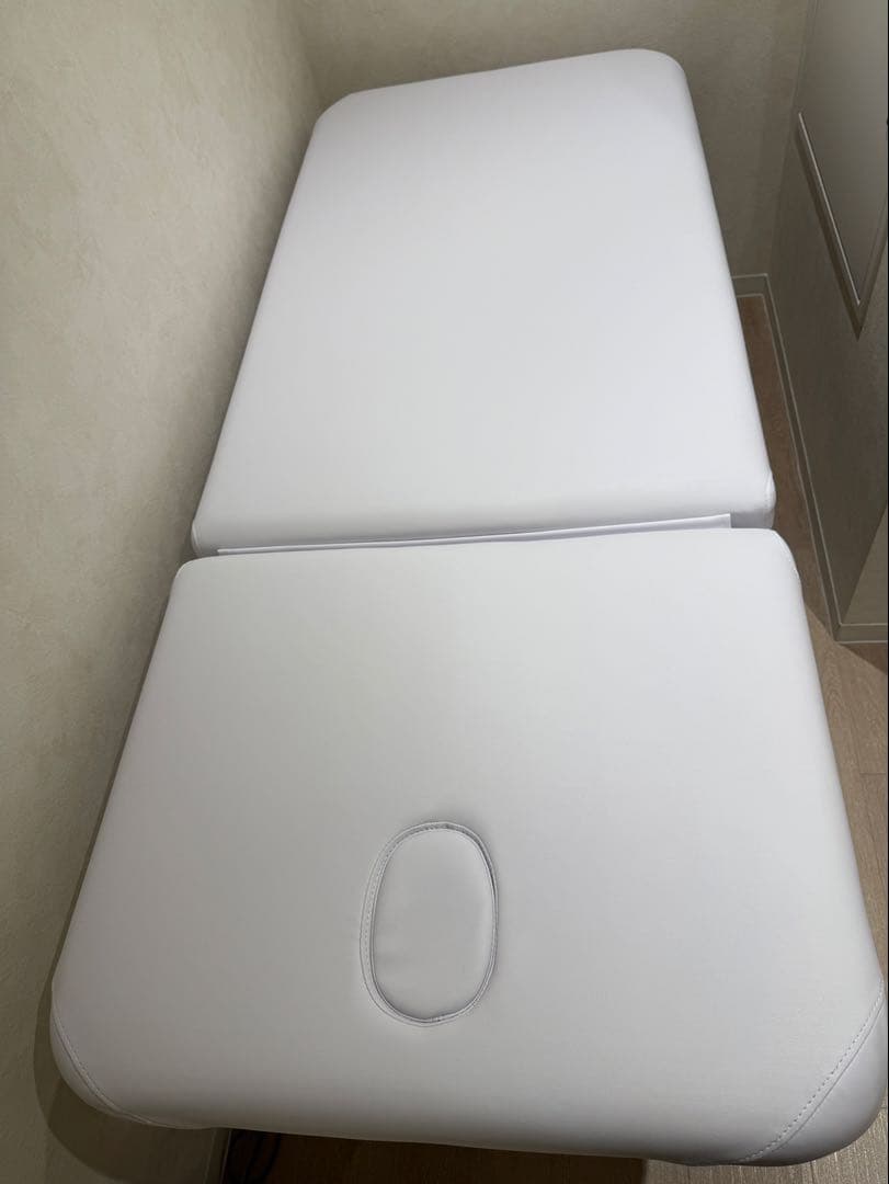 ホワイト マッサージテーブル 調整可能