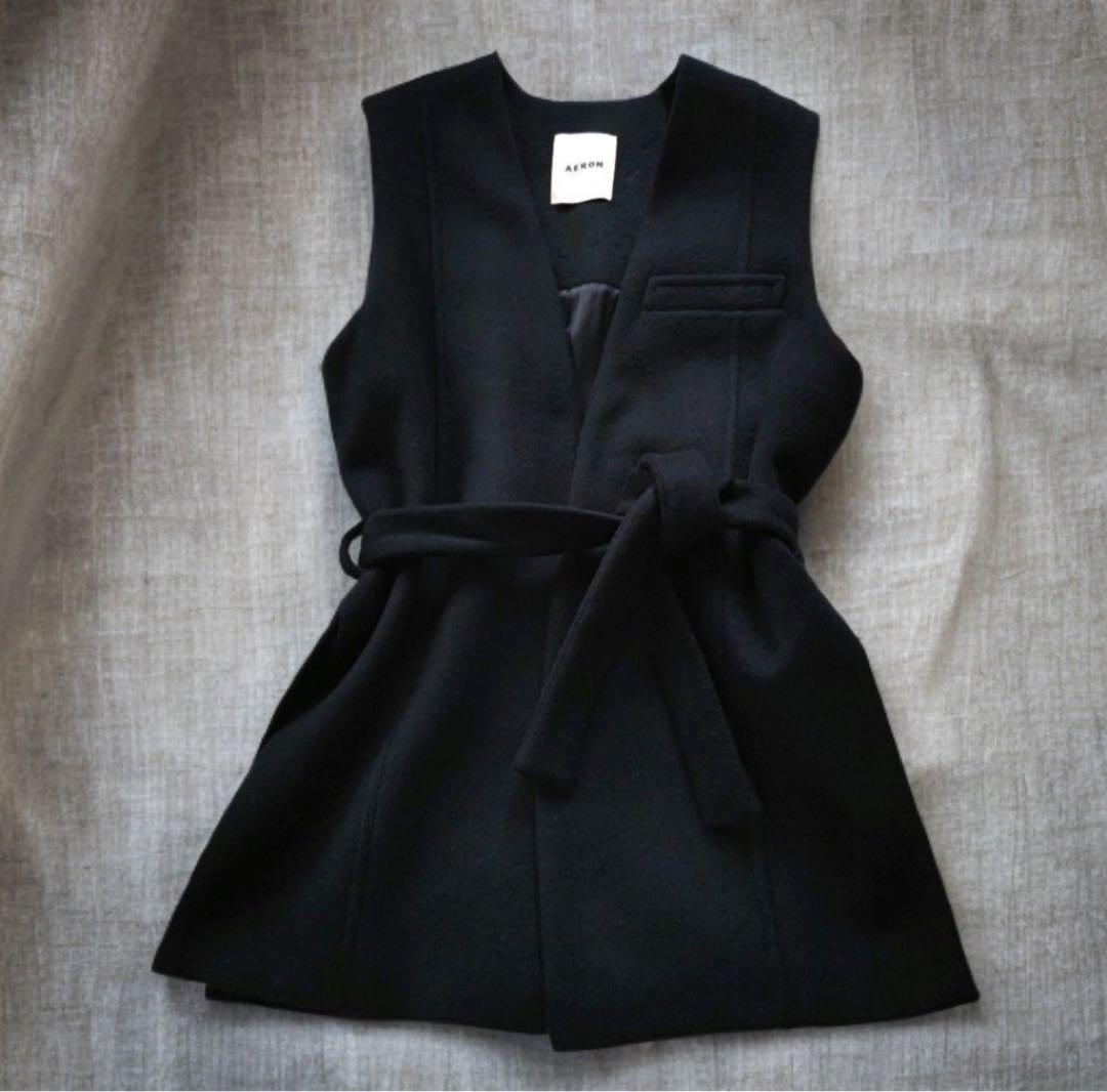 美品ウール　ジレ　秋冬用AERON アーロン　ハンガリー製