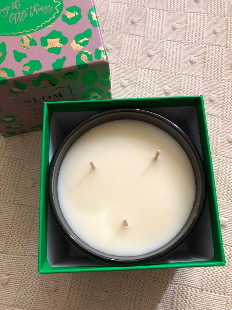 新品　箱付き　未使用　NEOM キャンドル 420g