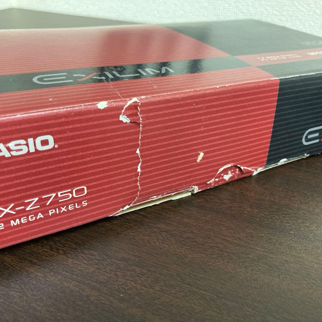 CASIO EXILIM EX-Z750 コンパクトデジタルカメラ　コンデジ