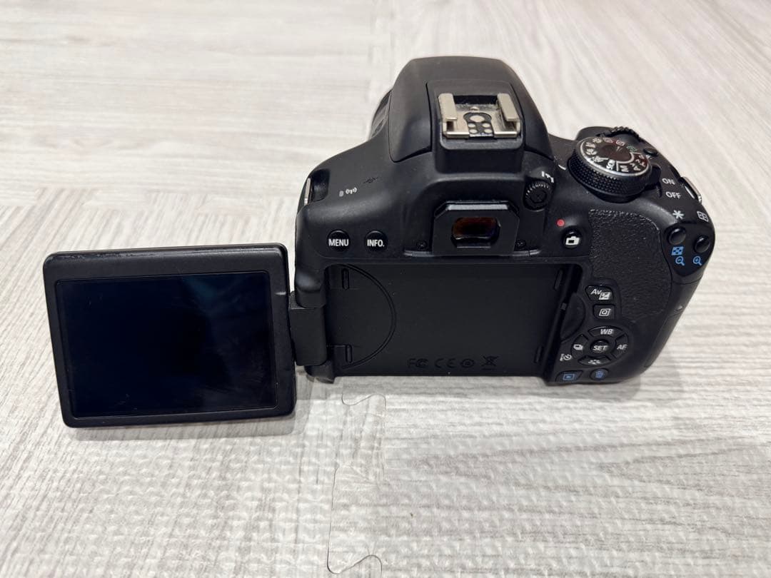 デジタルカメラ Canon EOS kiss x8i