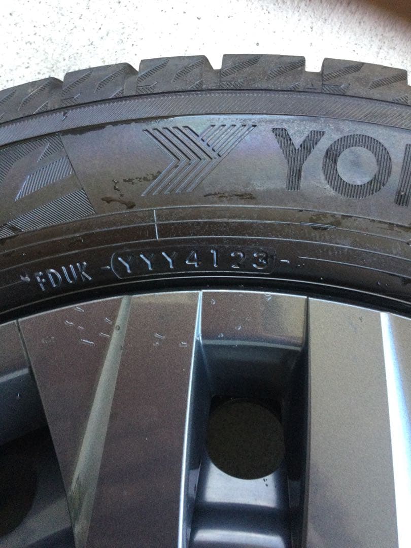 スタッドレスタイヤYOKOHAMA ice GUARD 17インチ 4本セット