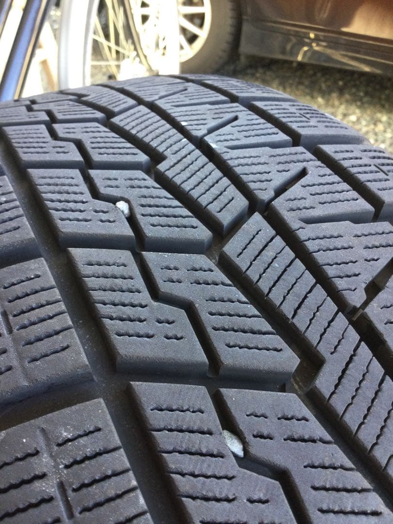 スタッドレスタイヤYOKOHAMA ice GUARD 17インチ 4本セット