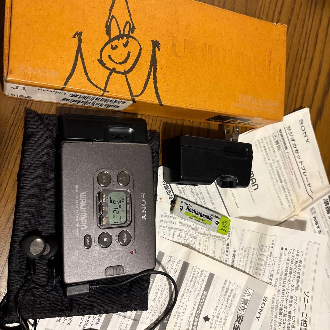【（希少）箱・説明書付き】SONY ウォークマン　WM-FX822
