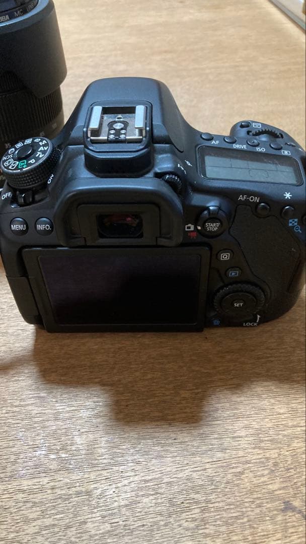 Canon EOS 80D デジタル一眼レフカメラ　レンズ、ストロボセット