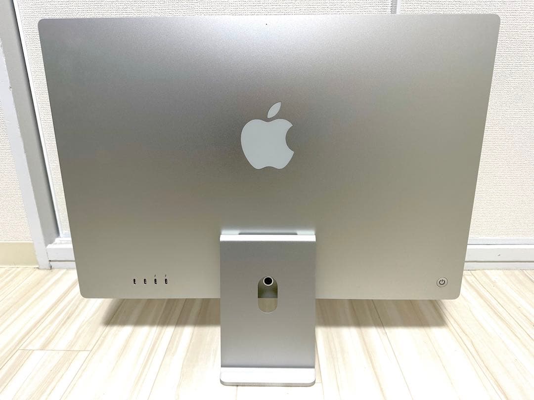 24インチ シルバー iMac 4.5K Retinaディスプレイモデル