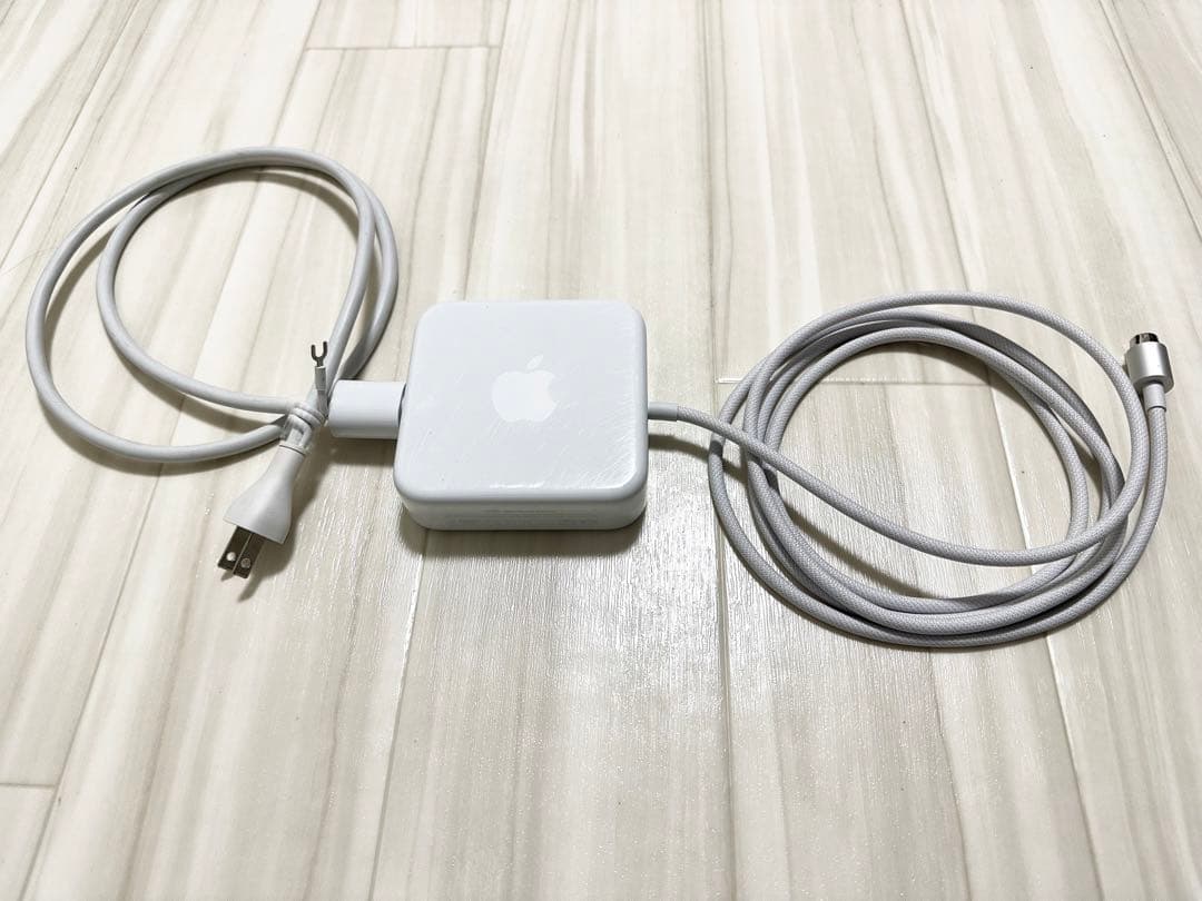 24インチ シルバー iMac 4.5K Retinaディスプレイモデル