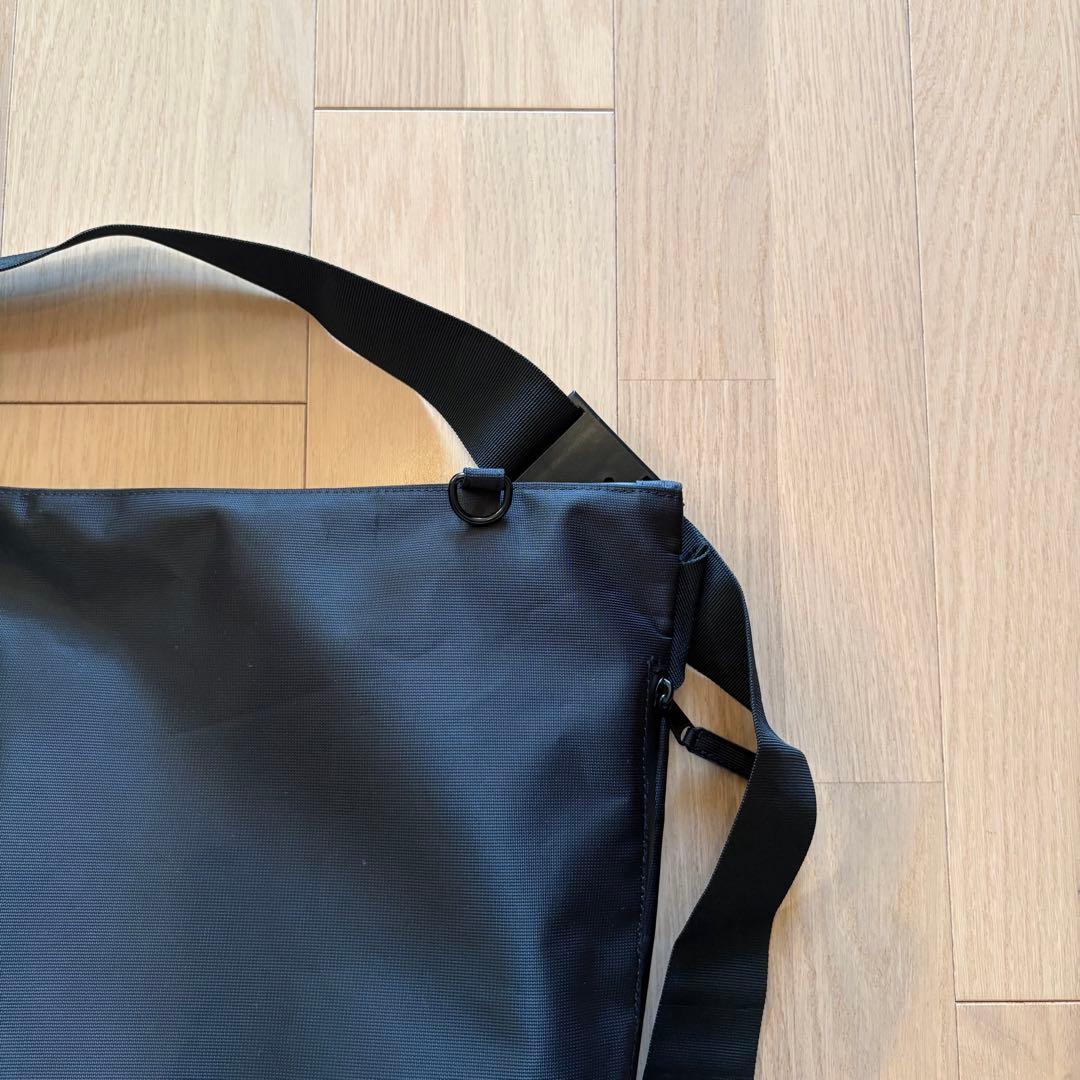 meltum NYLON MESSENGER BAG BLACK 未使用品