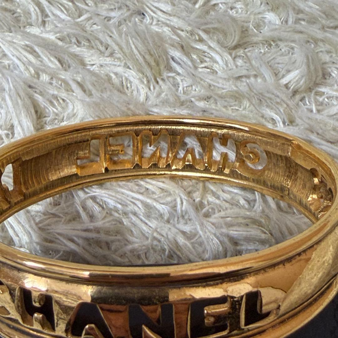 ☆極美品☆CHANEL シャネル　バングル　ゴールド　ブランドロゴ