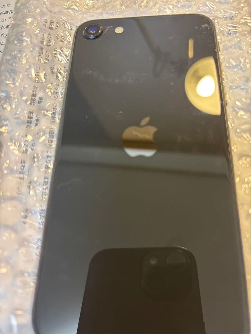 【超美品】iPhoneSE 62GB (SIMロック解除済み)第二世代