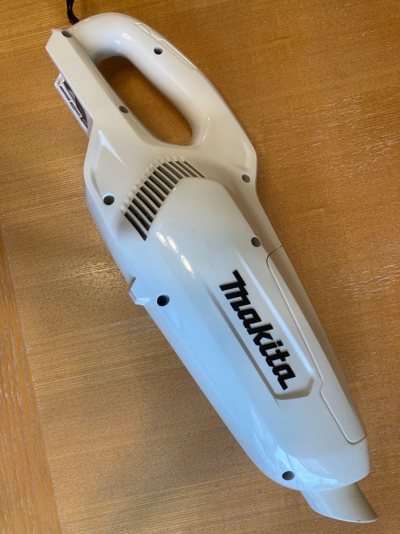 マキタ スティック掃除機 付属品多数 値段交渉 即購入可 CL-107FD