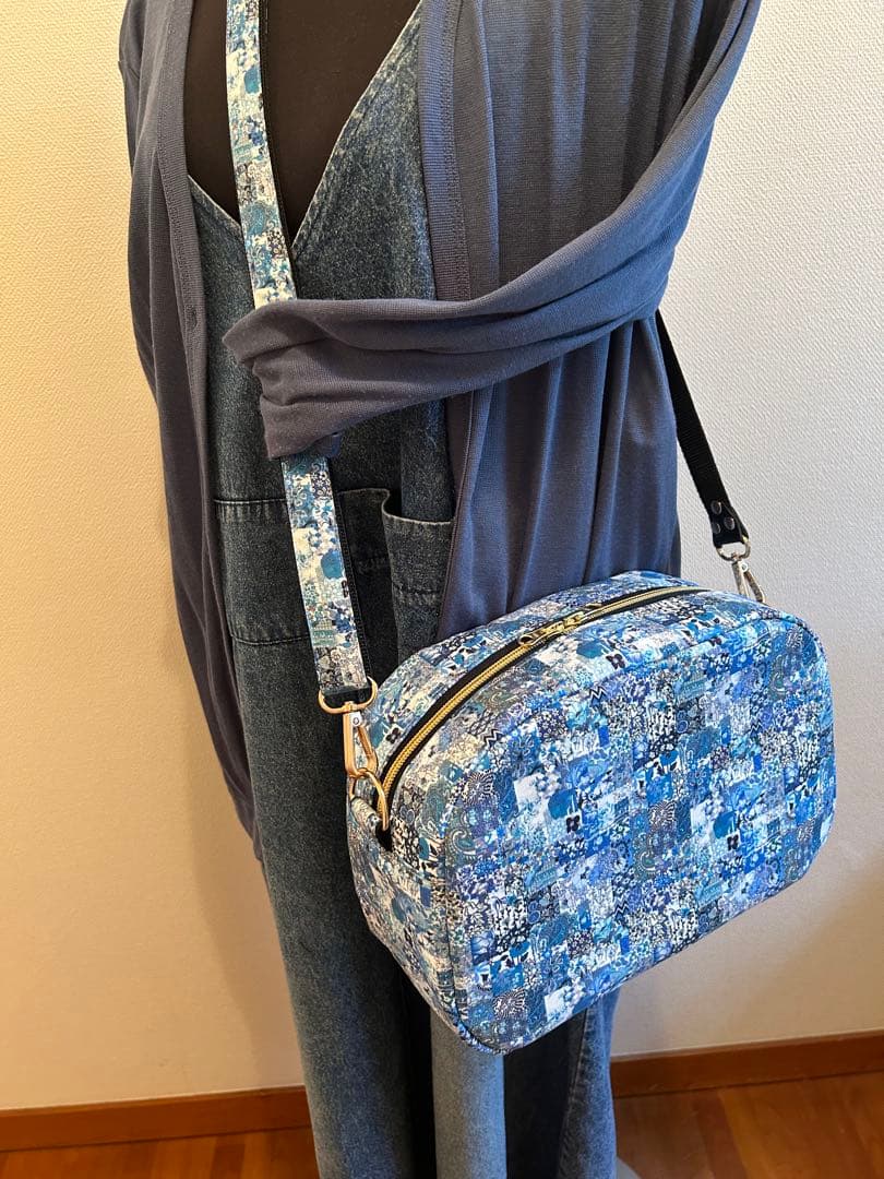 n.k.d♡リバティ カジュアルショルダーバッグ　マチ10cm