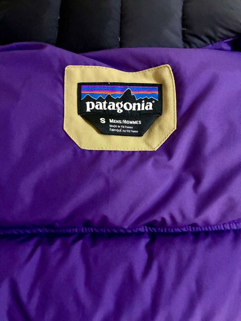け*ー様 patagonia ダウンベスト ベージュ/ネイビー/パープル　日本サ