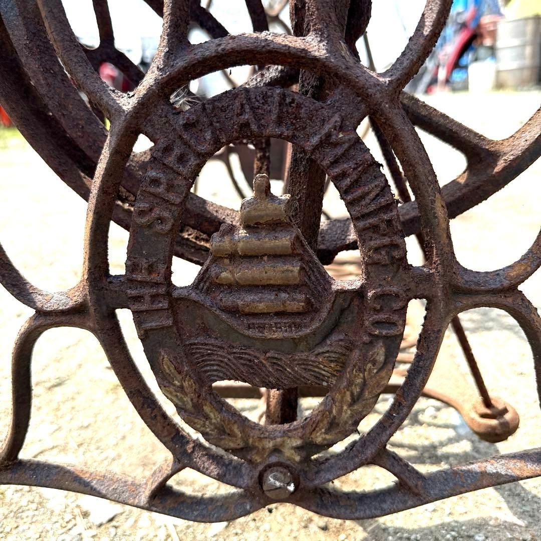 ＆激レア SPECIAL足踏みミシン ミシン脚 網目 古鉄 アンティーク 現状品