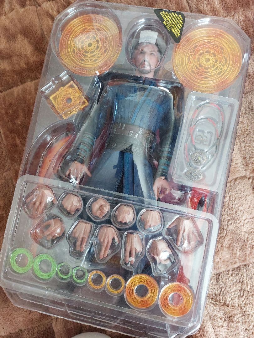 ホットトイズ　ドクターストレンジ1/6フィギュア（オプションパーツ付き）