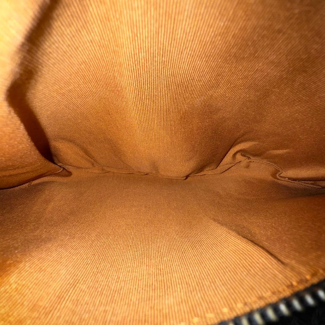 コーチ　ウエストポーチ　スヌーピー　コラボ　シグネチャー　斜め掛け　ボディバッグ