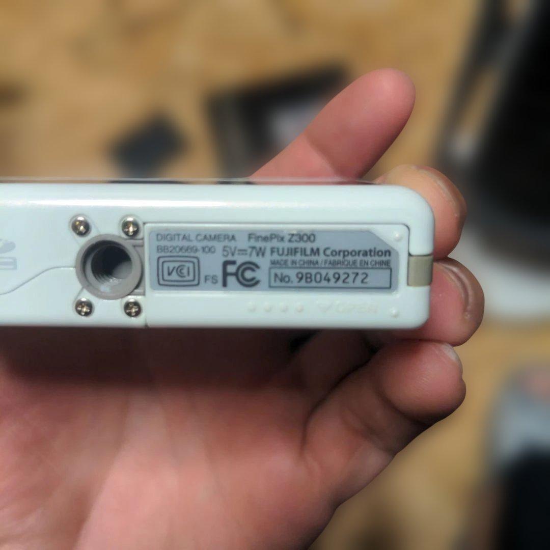 FUJIFILM　FINEPIX　Z300