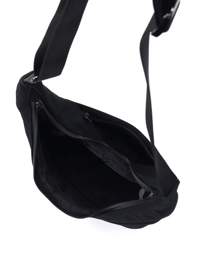 【ヨウジヤマモト】WOOL GABARDINE TAPE SACOCHE