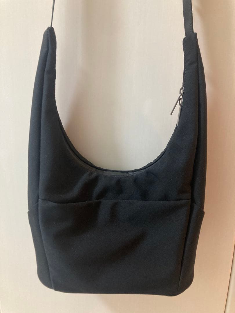 【ヨウジヤマモト】WOOL GABARDINE TAPE SACOCHE