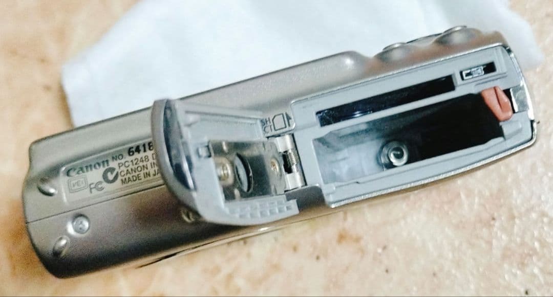 CANON IXY 2000IS　デジタルカメラ　ジャンク