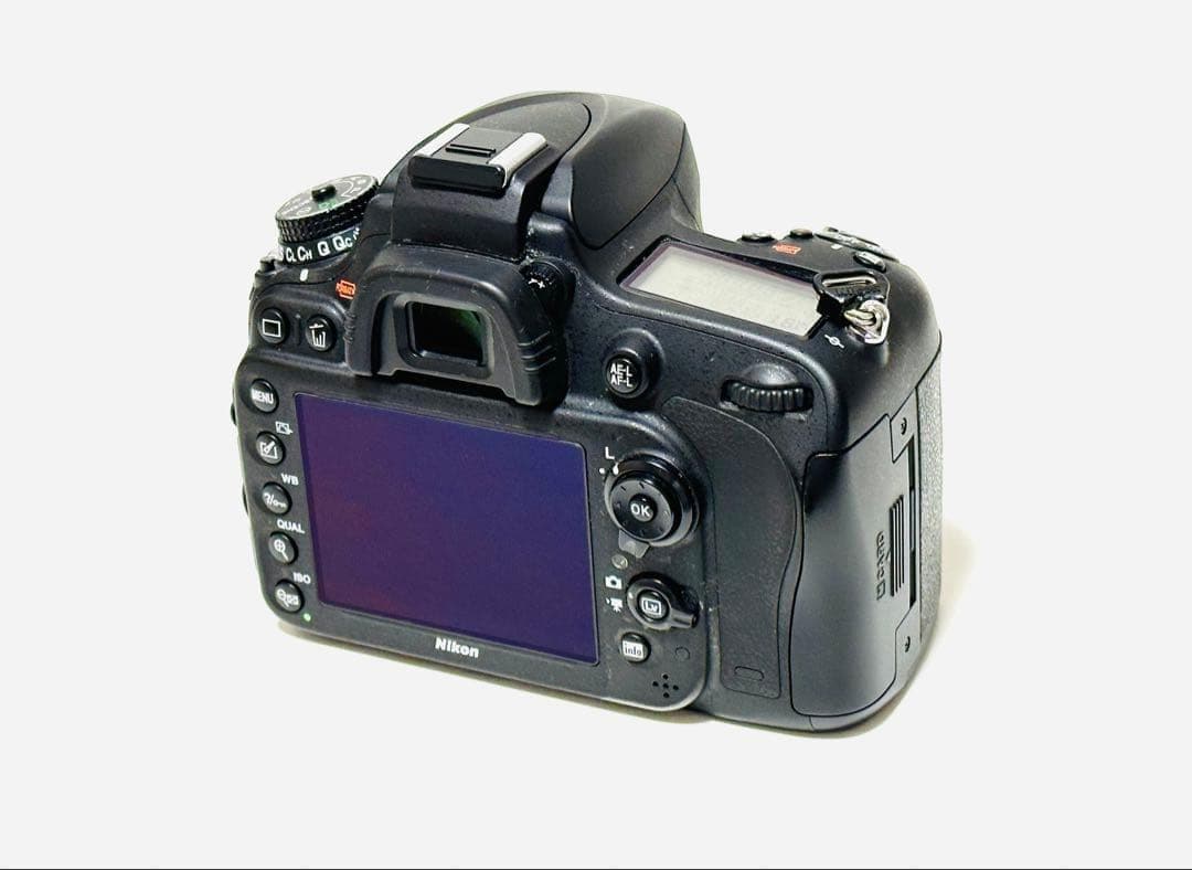 ☆撮影数15000回以下☆NikonD610ボディのみ　FXフルサイズ