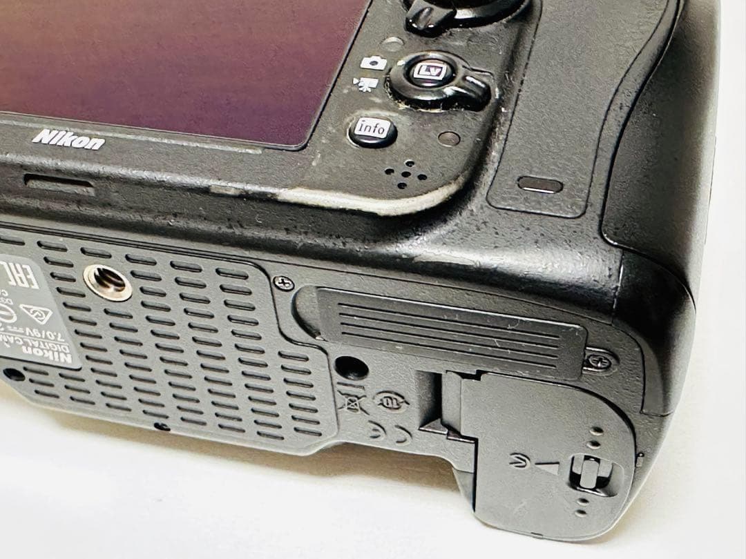 ☆撮影数15000回以下☆NikonD610ボディのみ　FXフルサイズ