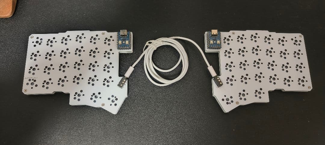 分割型キーボード　無刻印　ホワイト