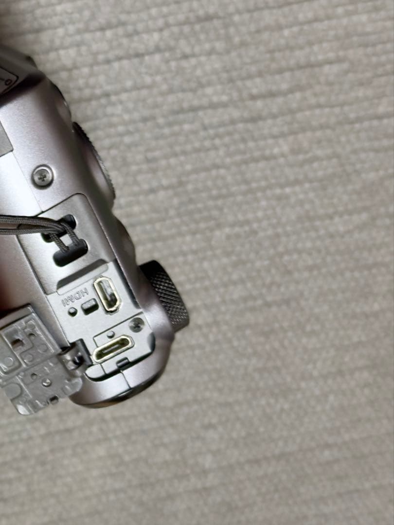 【極美品・付属品完備】Canon PowerShot SX720 HS