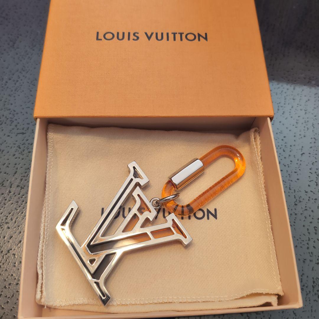 ルイヴィトン サックLVプリズム ビジュー キーホルダー チャーム