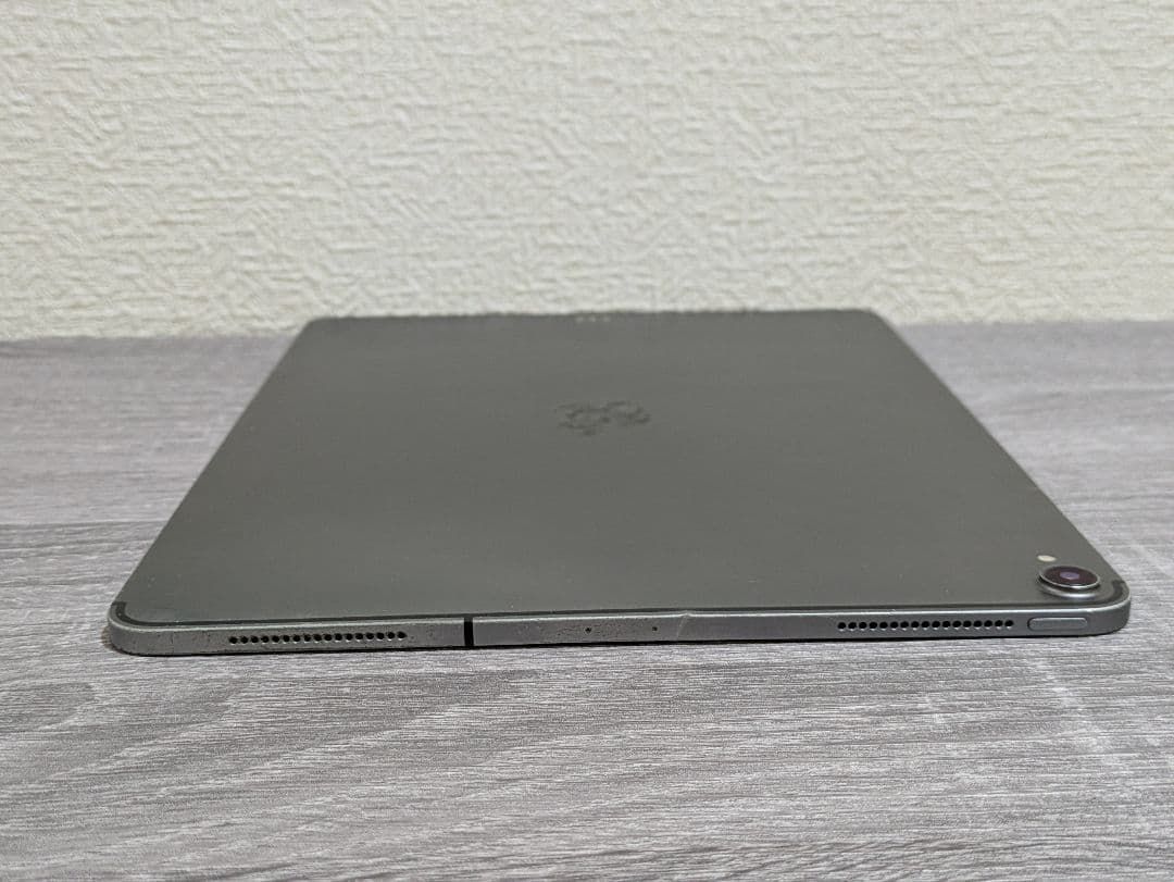 【ジャンク】iPad pro 第3世代 12.9インチ 充電に難アリ