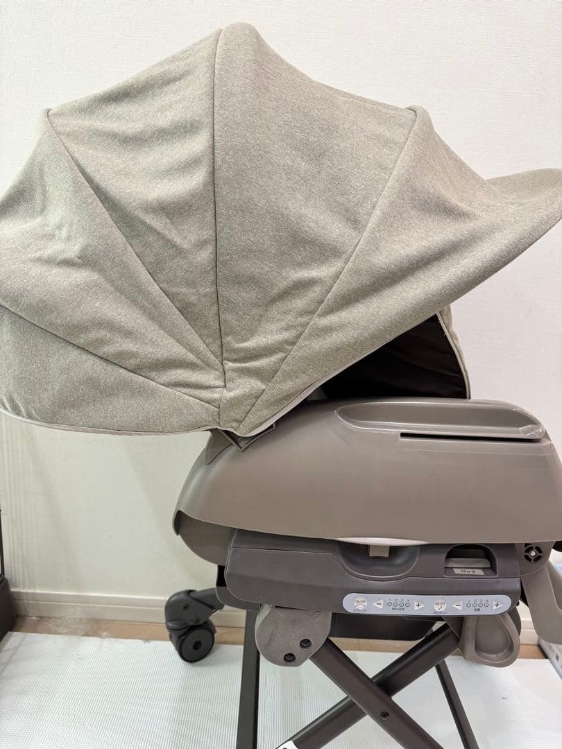 電動調整機能付きベビーチェア グレー