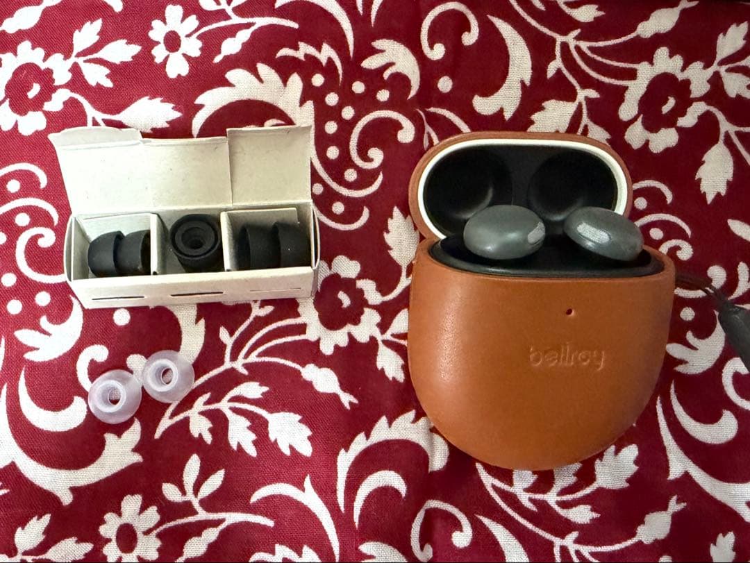 Pixel Buds Pro 2 イヤホン & Bellroy レザーケース