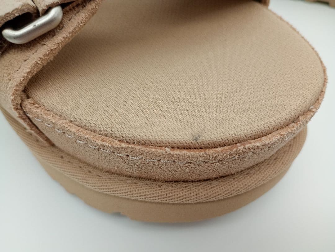 新品　23㎝　UGG ベージュ スエード サンダル　1155458 アグ