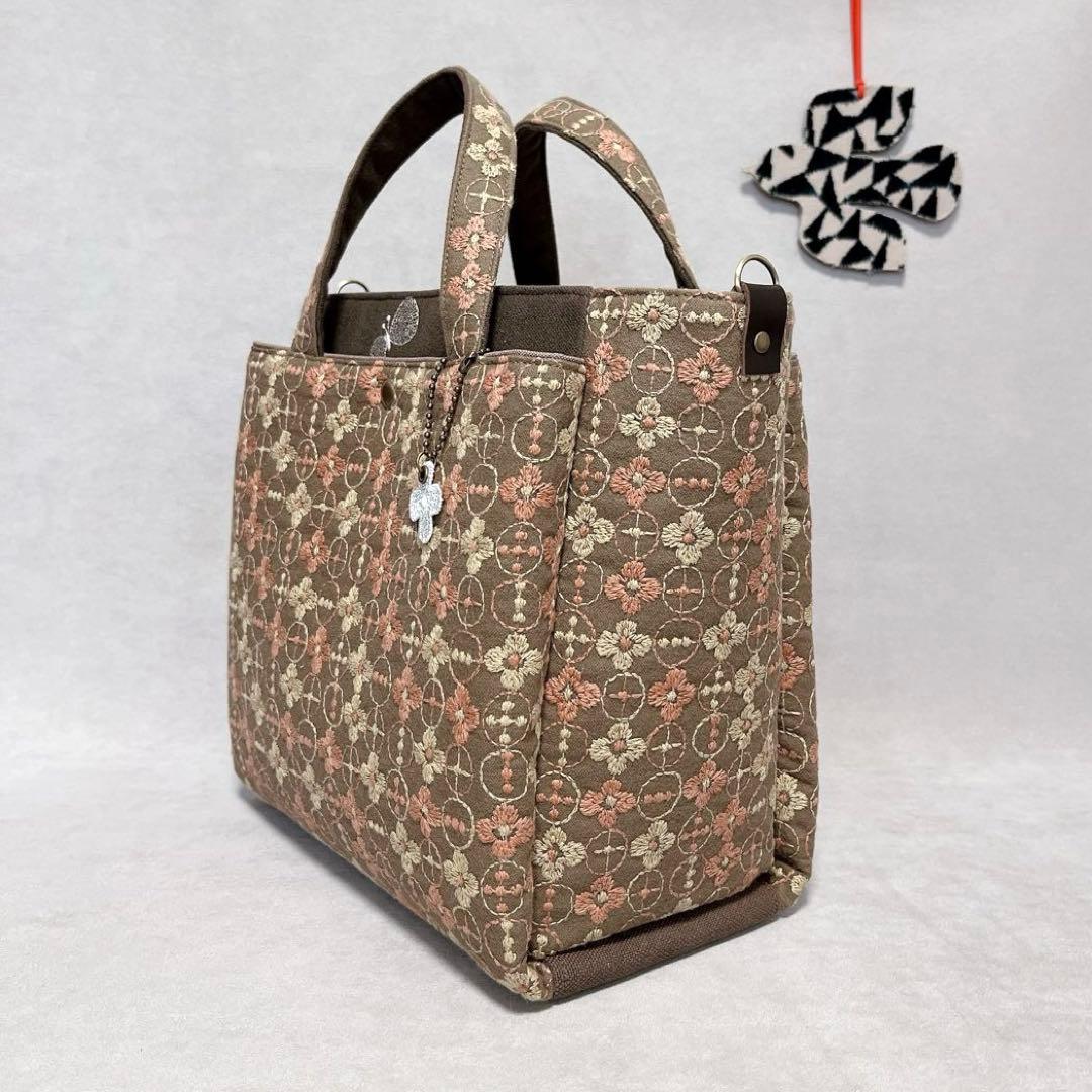 ハンドメイド　音の絵　ミナペルホネン　大きなポケットのスクエアトート⑅︎◡̈︎*