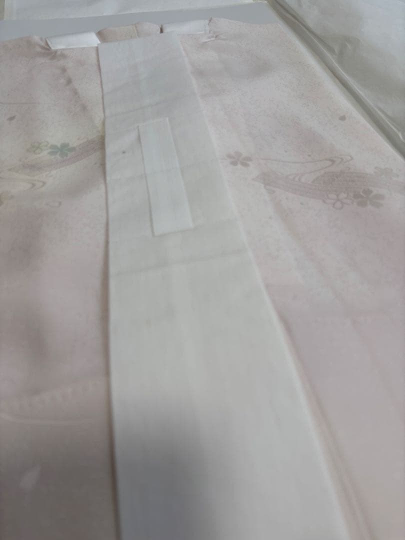 淡いピンクの長襦袢 花柄刺繍 新品未使用　エクセルヒューマン社購入　正絹